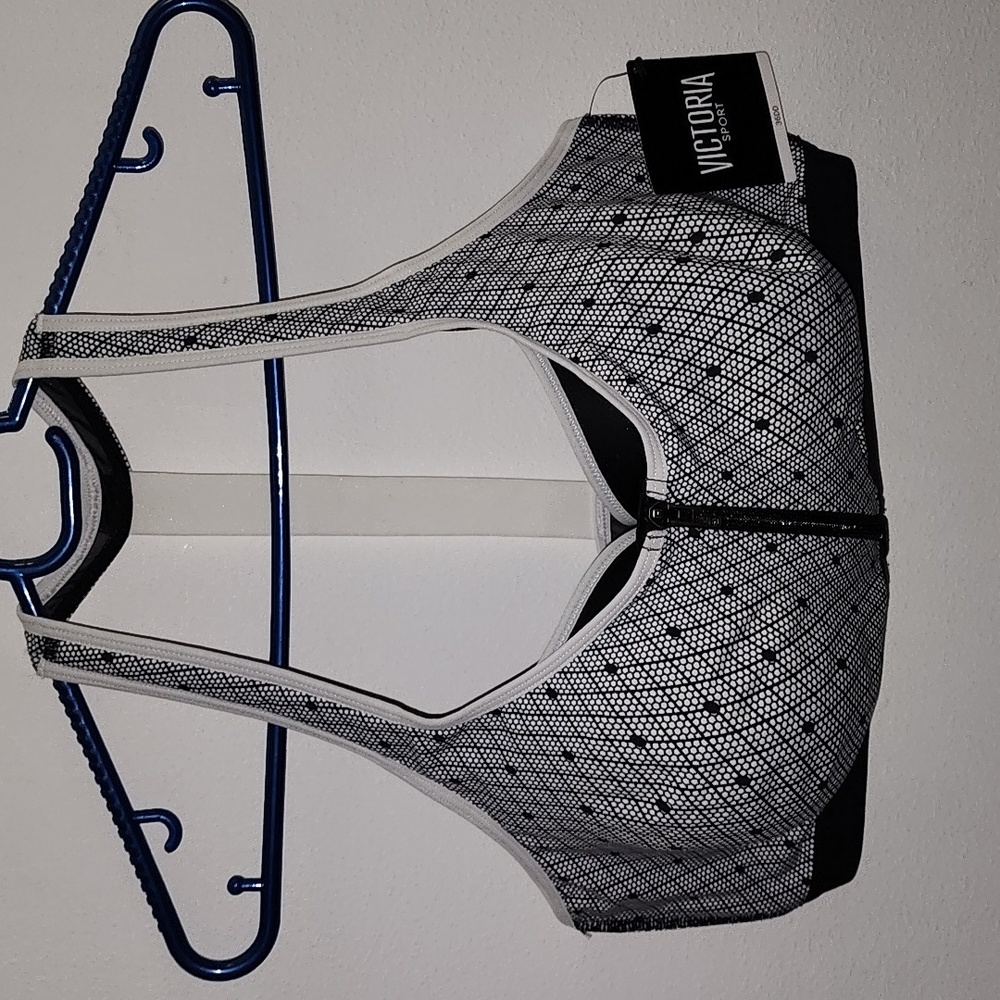 Victoria's Secret sport bra - NWT